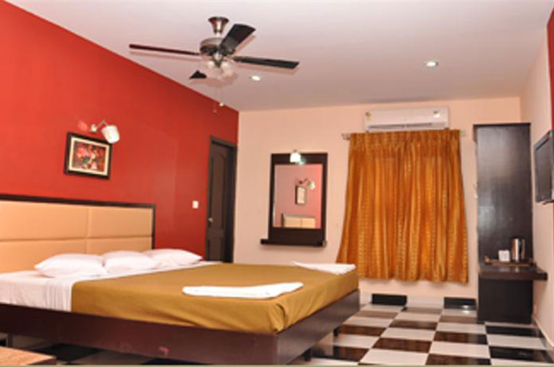 Hotel Sri Arulmuthu Residency - Deluxe Double Room1